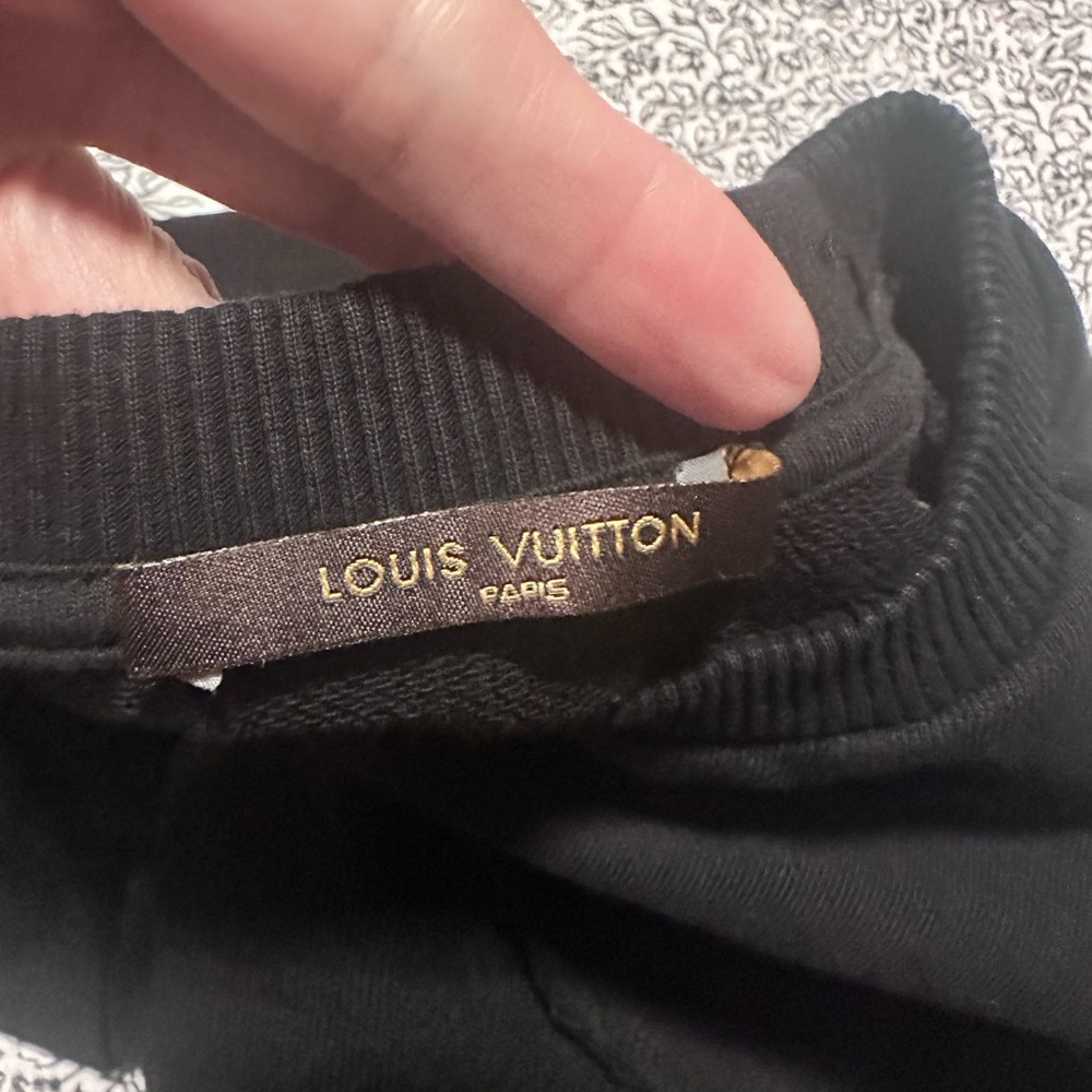 Louis Vuitton - Picture 4 of 6